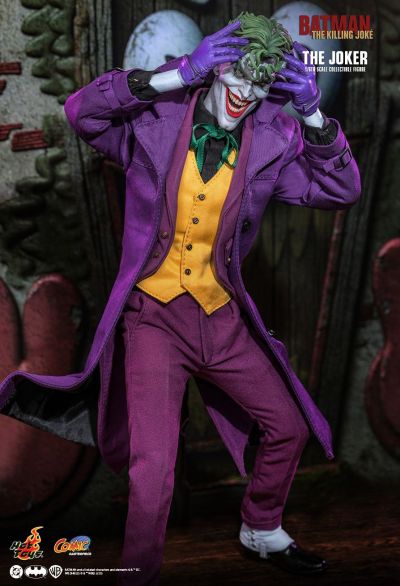 《蝙蝠侠：致命玩笑》小丑 1/6比例珍藏人偶