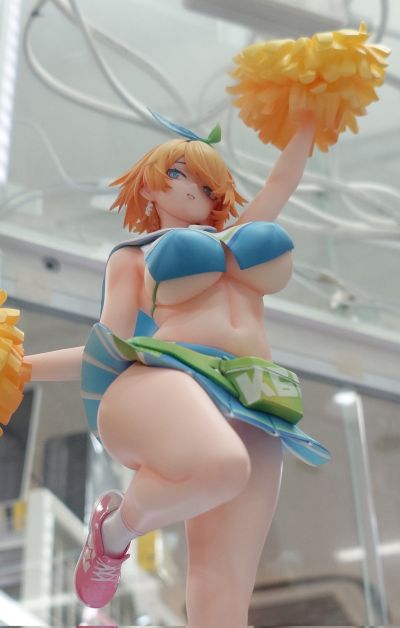 妮基塔：骄阳般起舞