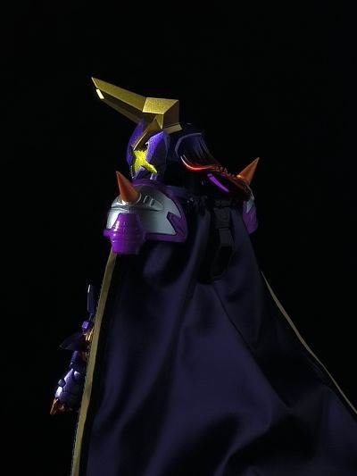 S.H.Figuarts 假面骑士霸牛 狂热僵尸形态（邪魔神）