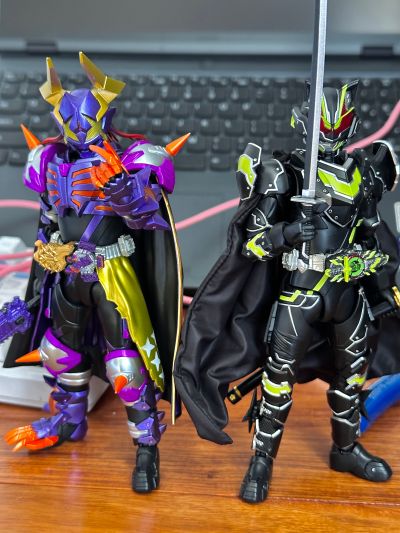 S.H.Figuarts 假面骑士霸牛 狂热僵尸形态（邪魔神）
