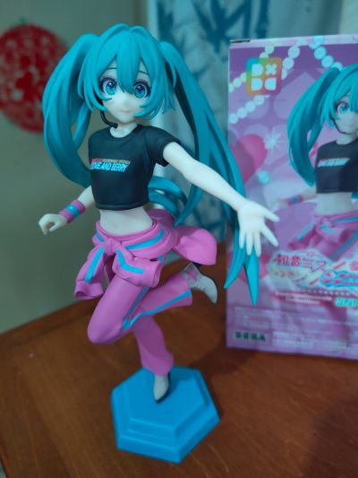 初音未来联名时尚魔女拉芙与贝莉 Desktop×Decorate Collections“初音未来”贝莉衣装款