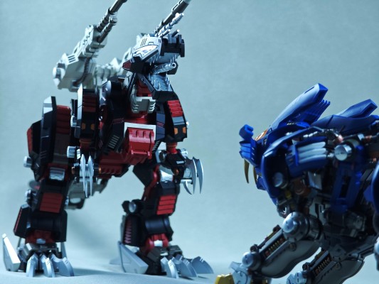 REALIZE MODEL 索斯机兽  RMZ-02 咆哮虐杀龙