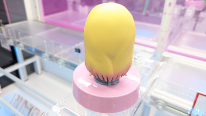 更衣人偶坠入爱河 摇摇太阳能摆件 喜多川海梦