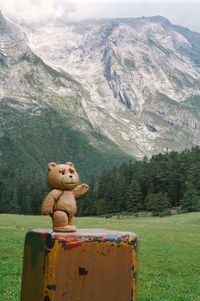 带着泰迪熊和蜘蛛侠游云南