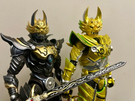 S.H.Figuarts（真骨雕制法） 黄金骑士牙狼（冴岛钢牙）牙狼20周年纪念版