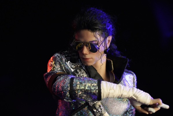 名人堂系列 迈克尔·杰克逊 收藏级可动人偶