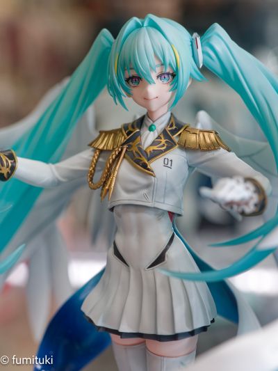 Lucrea  高达45周年联名初音未来 初音未来·飞翼高达零式EW形态