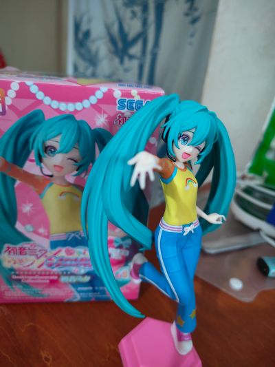 初音未来联名时尚魔女拉芙与贝莉 Desktop×Decorate Collections“初音未来”拉芙衣装款