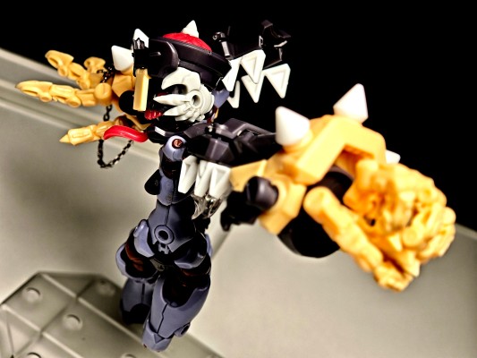 基因干涉系列 尸者永生 僵尸装甲