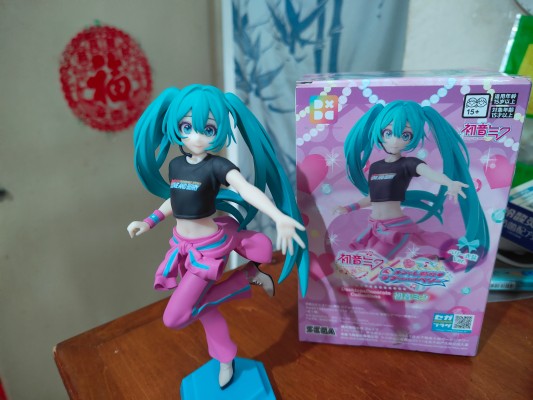 初音未来联名时尚魔女拉芙与贝莉 Desktop×Decorate Collections“初音未来”贝莉衣装款