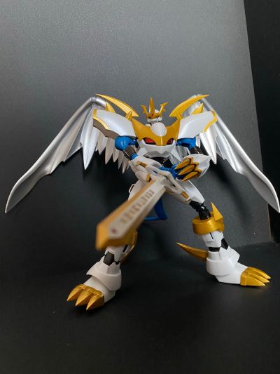 S.H.Figuarts 帝皇龙甲兽（圣骑士形态）