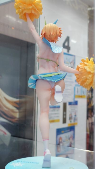 妮基塔：骄阳般起舞