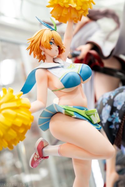 妮基塔：骄阳般起舞