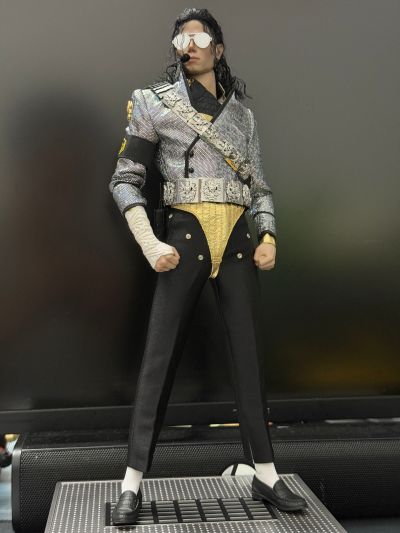 名人堂系列 迈克尔·杰克逊 收藏级可动人偶