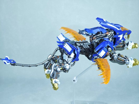 REALIZE MODEL 索斯机兽  RMZ-02 咆哮虐杀龙