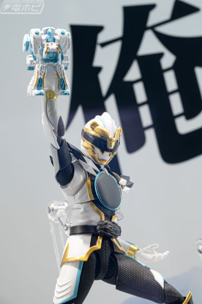 S.H.Figuarts 豪兽白熊