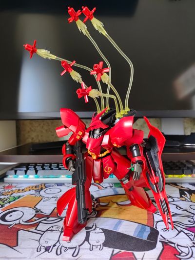 HGUC 1/144 机动战士高达 逆袭的夏亚  Nu高达