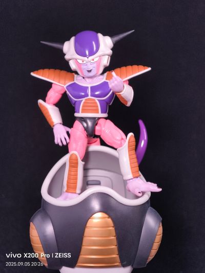 S.H.Figuarts  弗利萨 第一形态 ＆ 弗利萨飞船