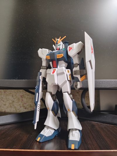 HGUC 1/144 机动战士高达 逆袭的夏亚  Nu高达