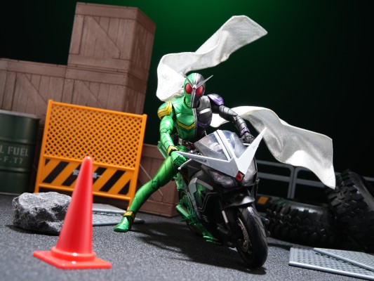 S.H.Figuarts 硬汉摩托（风都侦探改编动画纪念款）