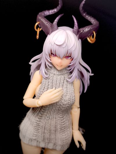 露臀手工针织毛衣