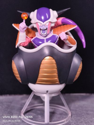 S.H.Figuarts  弗利萨 第一形态 ＆ 弗利萨飞船