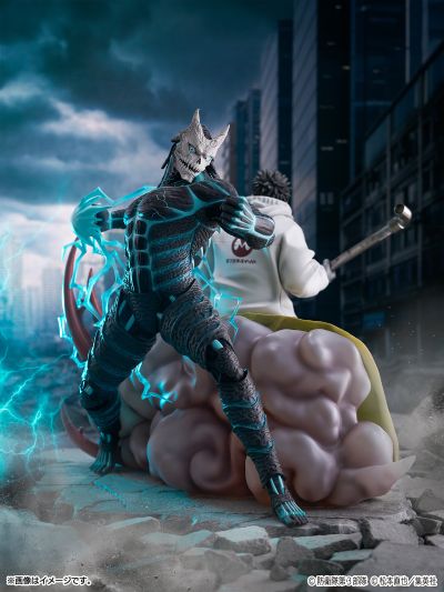 怪兽8号 与 日比野卡夫卡