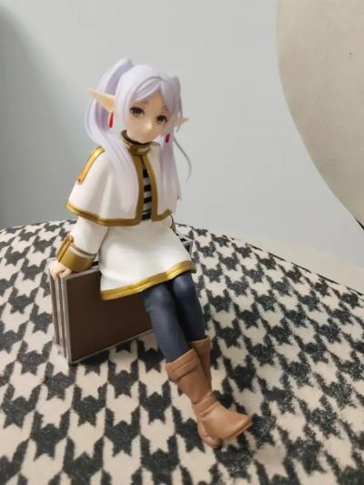 Desktop Cute 葬送的芙莉莲 芙莉莲~行李箱~