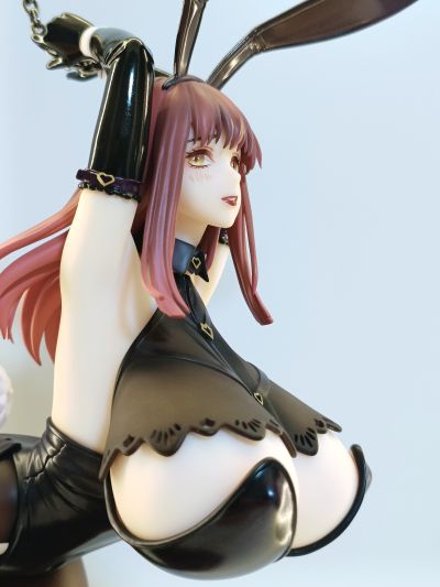 被束缚的兔女郎