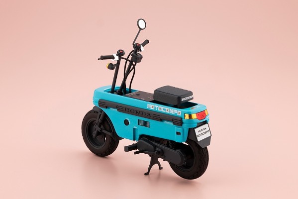 BUSTER DOLL 骑士 爱丽丝 与 本田 AB12 Motocompo