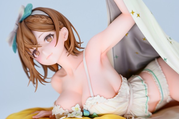 碧蓝航线 × 莱莎的炼金工房2 莱莎琳·斯托特 熬夜的炼金术士