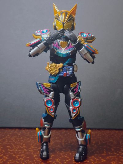 S.H.Figuarts 假面骑士娜猫 火旺节拍形态