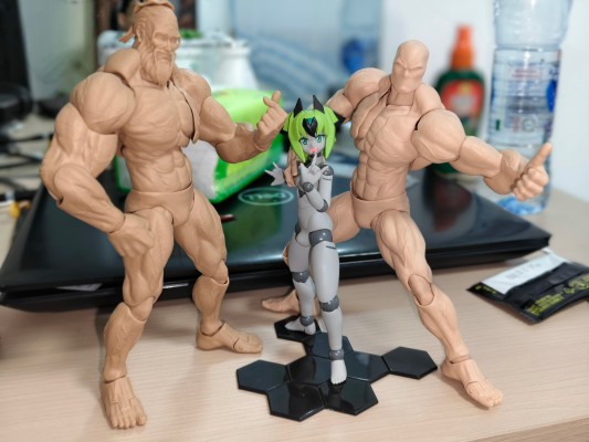 机械新人类 MLL-V2 素体 玛卡翁（灰肤色版）