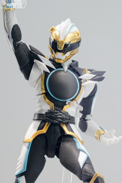 S.H.Figuarts 豪兽白熊