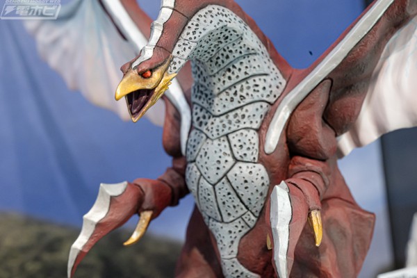 S.H.Figuarts 美尔巴