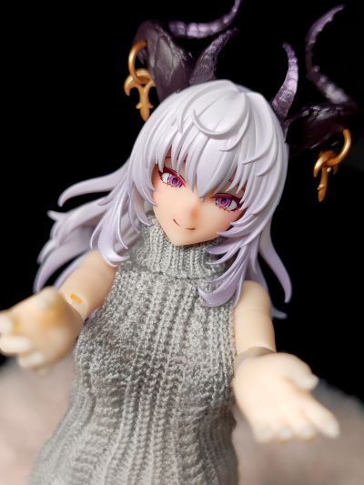 露臀手工针织毛衣