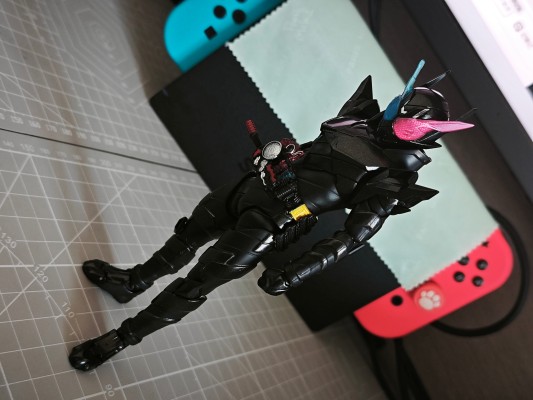 S.H.Figuarts 假面骑士创骑 兔子坦克危险形态 平成世代版