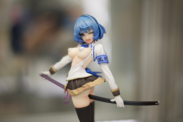 拔作岛动画版 影视蓝光碟套装上卷（女部田郁子 1/7比例珍藏人偶限量配套版）