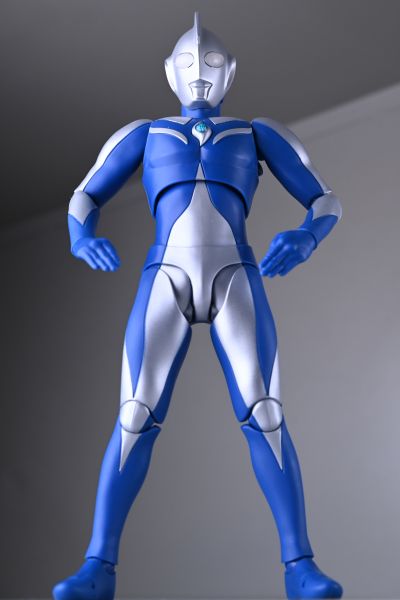 S.H.Figuarts 高斯奥特曼 月神形态