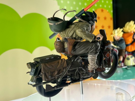 DESKTOP REAL McCOY EX 龙珠Z 孙悟空与悟饭与双足步行机器人