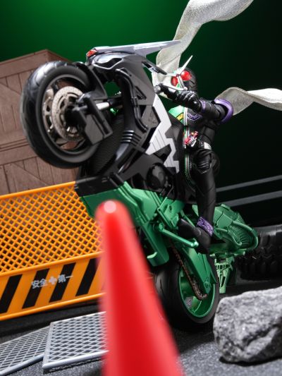 S.H.Figuarts 硬汉摩托（风都侦探改编动画纪念款）