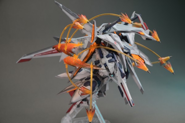 HGUC 1/144  Ξ高达VS佩涅罗培 浮游导弹特效套装