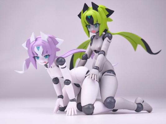 机械新人类 MLL-V2 素体 玛卡翁（灰肤色版）