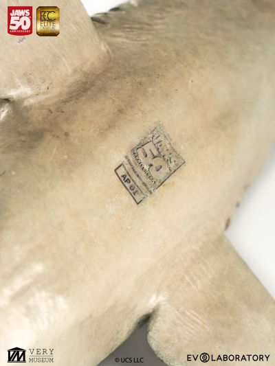 大白鲨 青铜雕像 1/18 比例