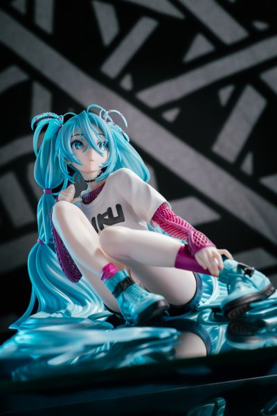 初音未来×米山舞 The Latest Street Style 