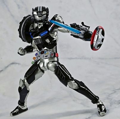 S.H.Figuarts 假面骑士驰骑 假面骑士驰骑 狂野型