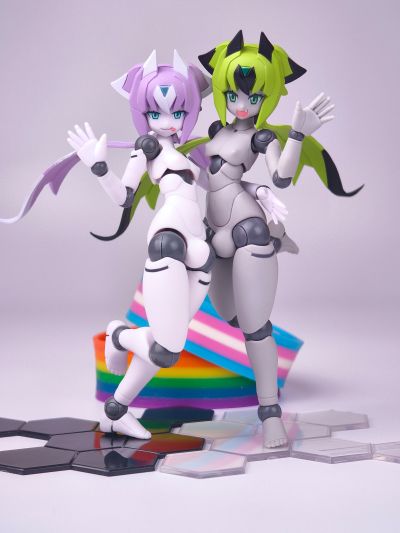 机械新人类 MLL-V2 素体 玛卡翁（灰肤色版）