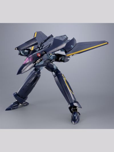 DX超合金 VF-17S 隐形夜魔女武神（卡姆林·木崎专用机）