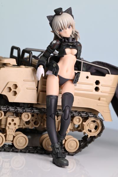 M.S.G 巨神机甲 野外履带车