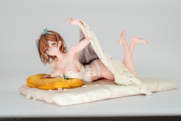 碧蓝航线 × 莱莎的炼金工房2 莱莎琳·斯托特 熬夜的炼金术士